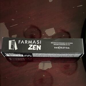 Farmasi Zen Mascara in Black